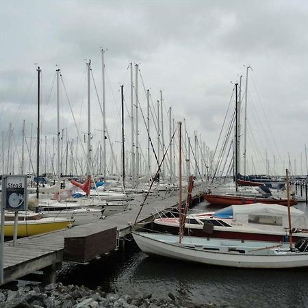 Oase An Der Ostsee Mit 2 Schlafzimmern Heiligenhafen Exterior photo