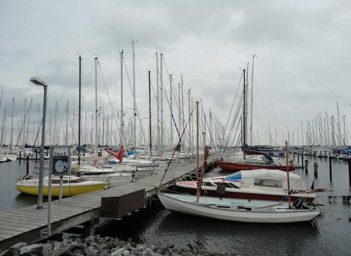 Oase An Der Ostsee Mit 2 Schlafzimmern Heiligenhafen Exterior photo